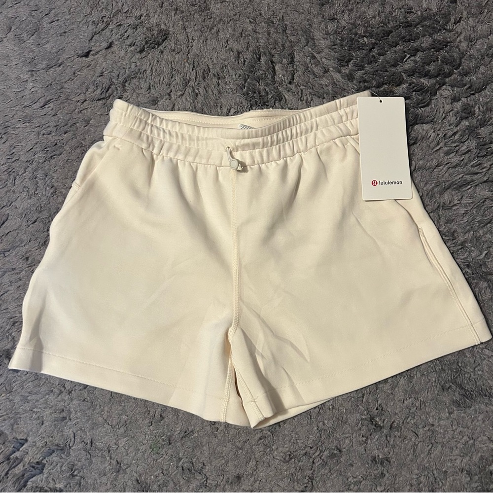 lululemon athletica NWT softstreme high rise shorts